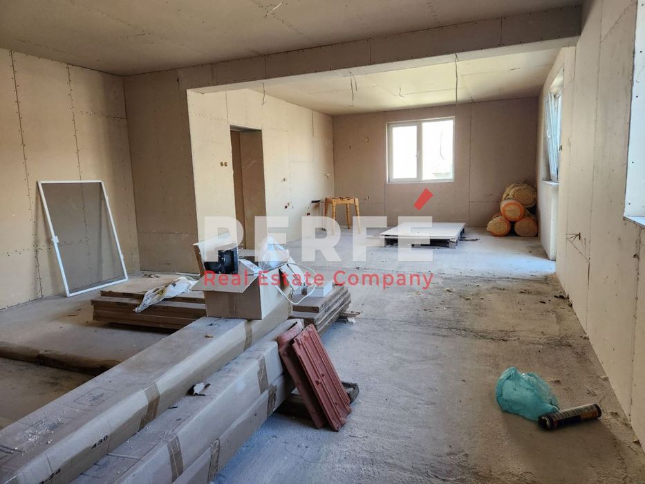 Продава се Къща в Бургас, Долно Езерово - 280 кв.м за 911 €/кв.м - Снимка #9