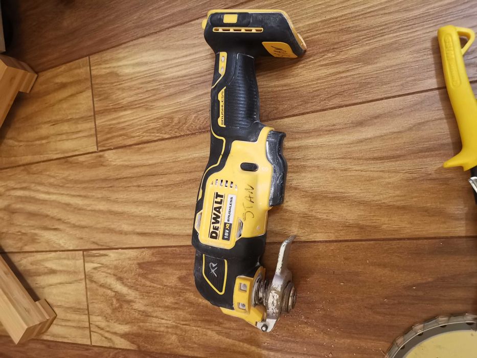 Мултифункционален инструмент Dewalt dcs355 - 60€€