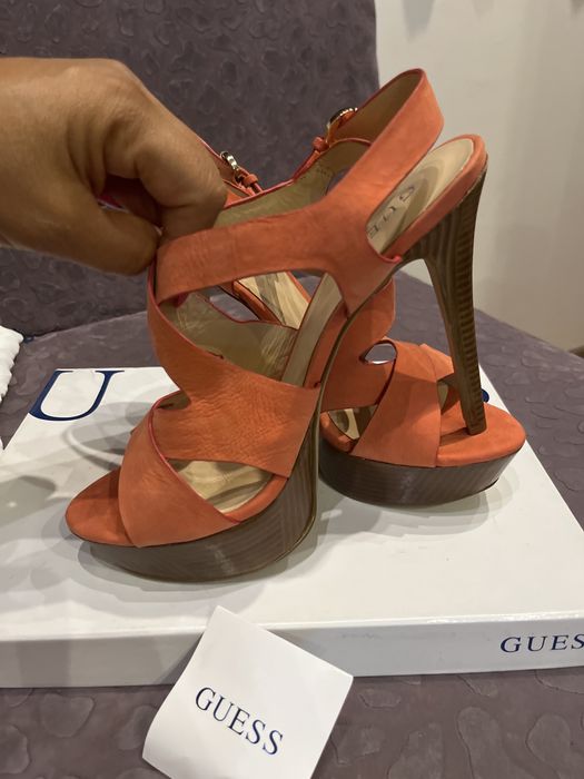 Guess сандали нови