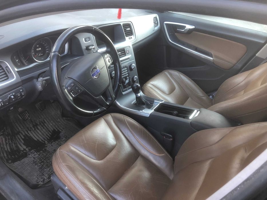 autoturism volvo v 60