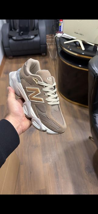 Adidasi New Balance 9060