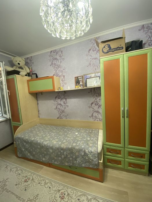 Детский гарнитур сатылады таза.