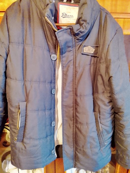 Vând geaca barbateasca