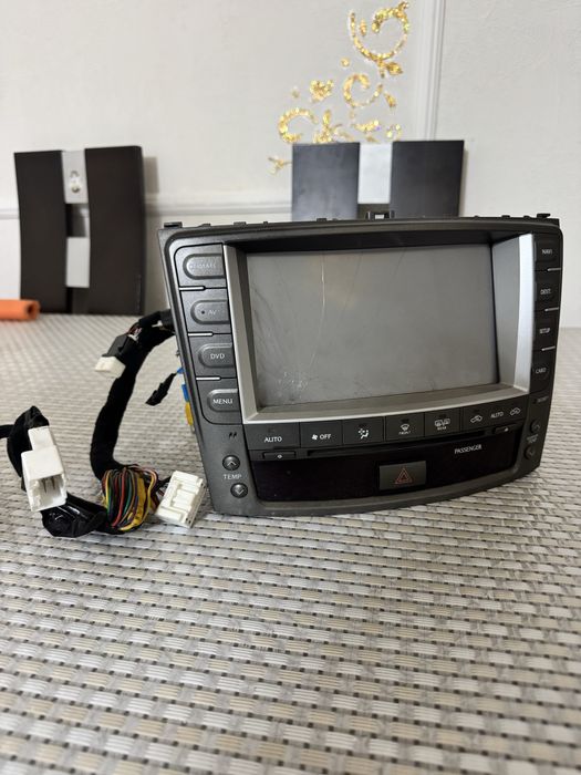 Магнитола от Lexsus IS300