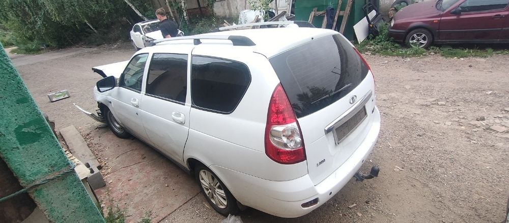 Lada Priora универсал 2012 года