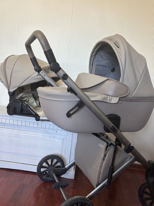 Коляска  продается.