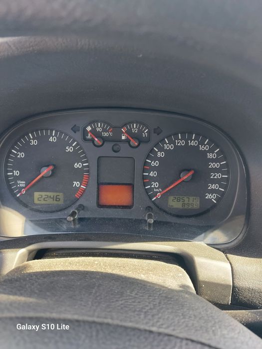Vând VW Golf 4 1.6 16V  2001