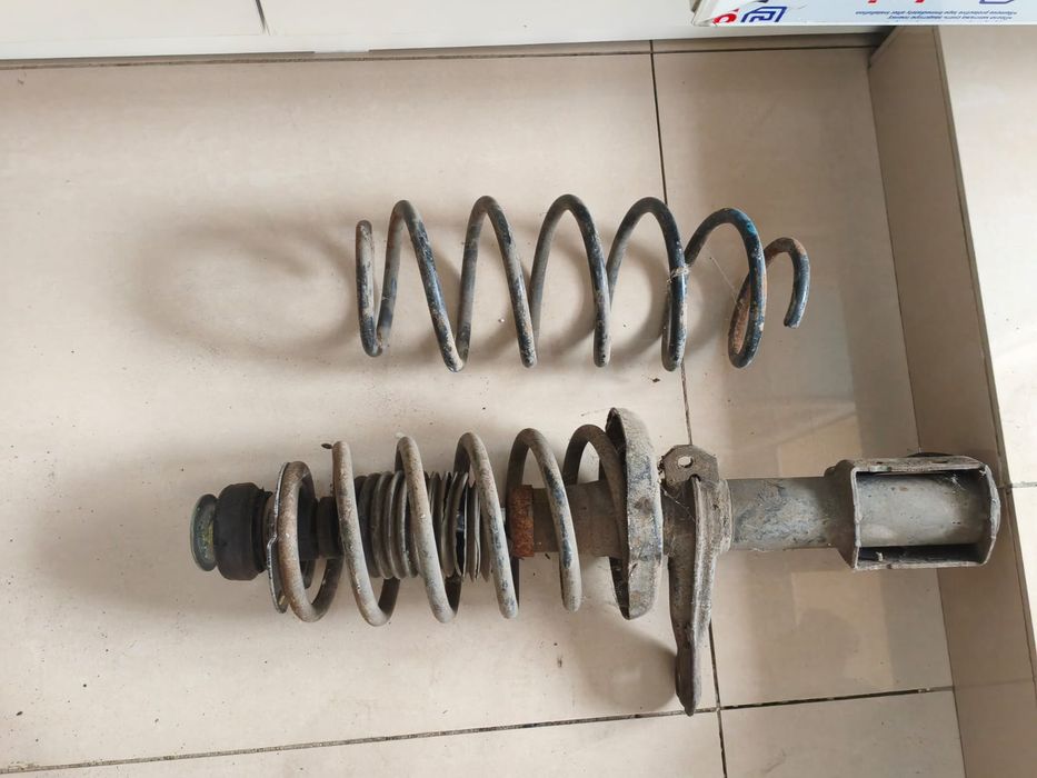 Запчасти на ауди б 4