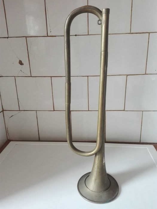 Медна сигнална тръба  и месингов мангал .