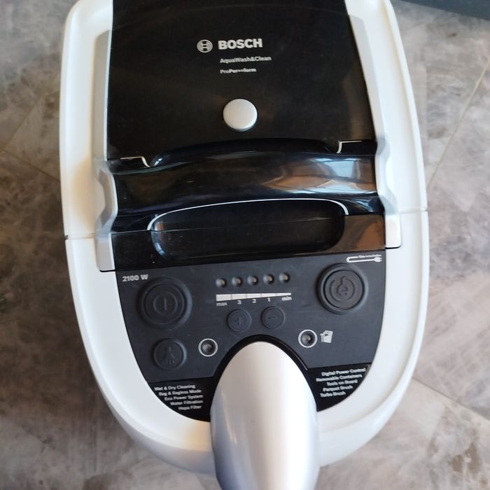 Aspirator cu spalare Bosch BWD421PRO, 2100 W