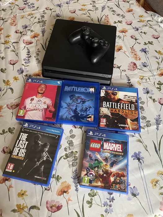 PS4/Playstation 4 Slim (500 Gb)