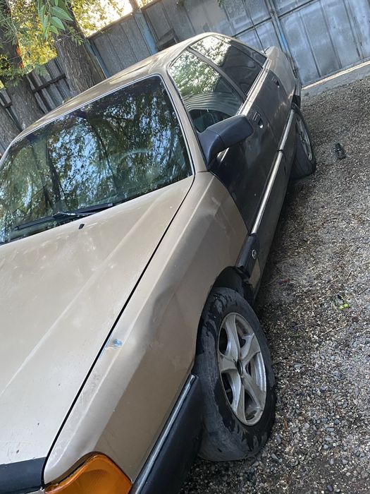 Продам машину Audi 100 c3