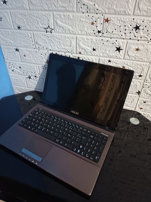 Se vinde Asus pentru piese nu se mai aprinde