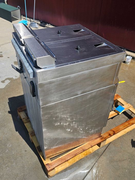 Фритюрник Lincat J12 - 2x6KW ,2x9 литра - на ток