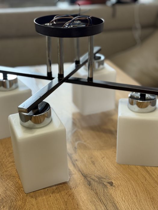 Люстра с 4 плафонами