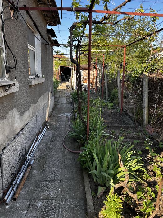 Продава се къща в град Елхово