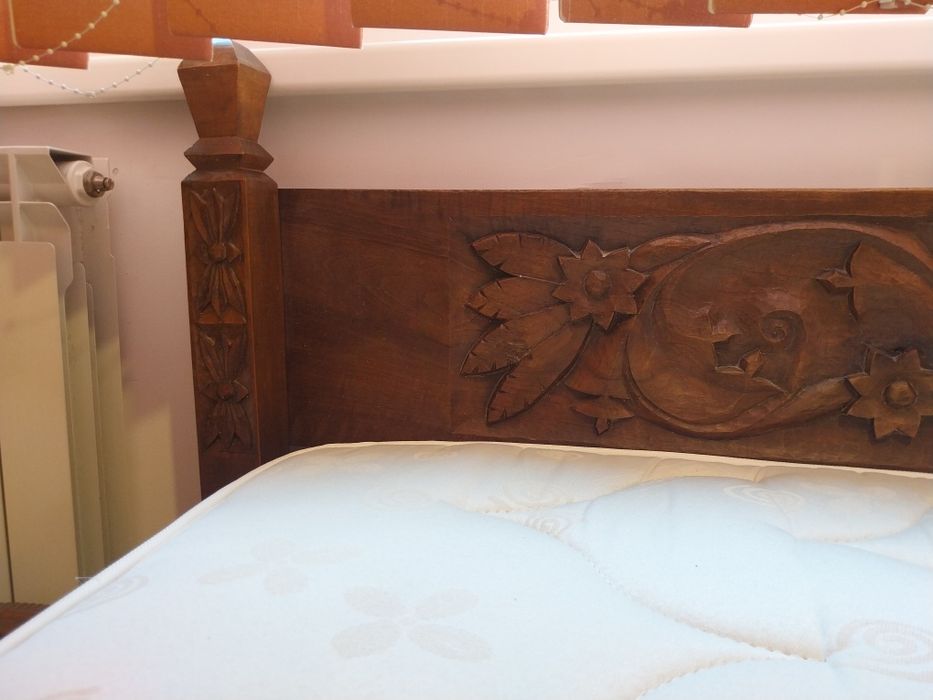 РАМКИ за легло с дърворезба