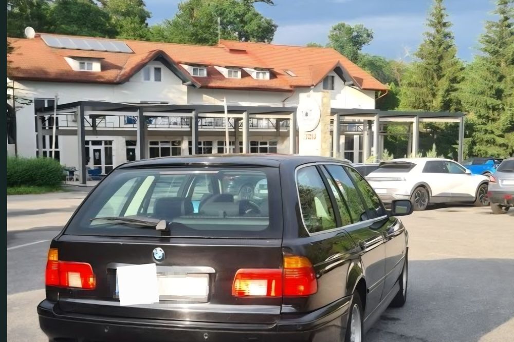 BMW 5 Series 2000 — imagine 2