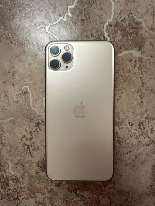 Продам айфон 11 про макси