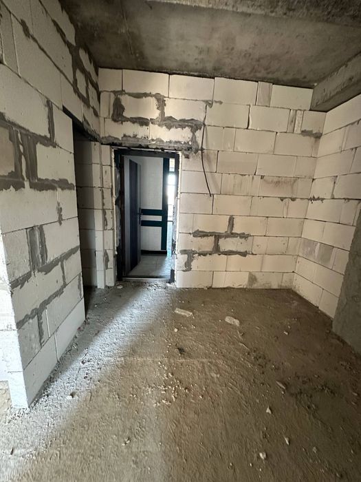 Buxara sity da 9 qavatlik manalitni doning 9 etajida 1 xona karopka