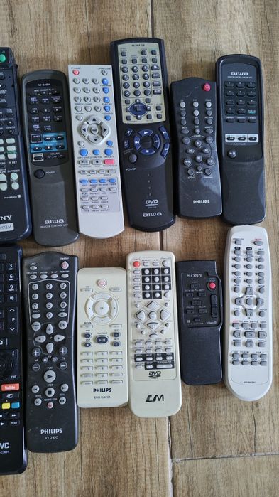 Telecomanda Tv, VHS, Dvd in stare perfecta