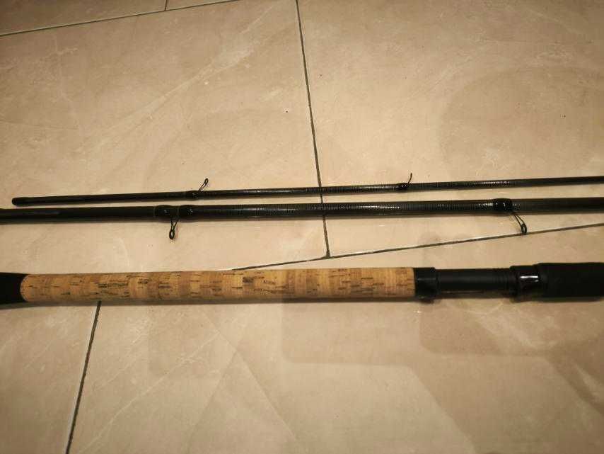 Продавам 2 риболовни "мач" пръчки