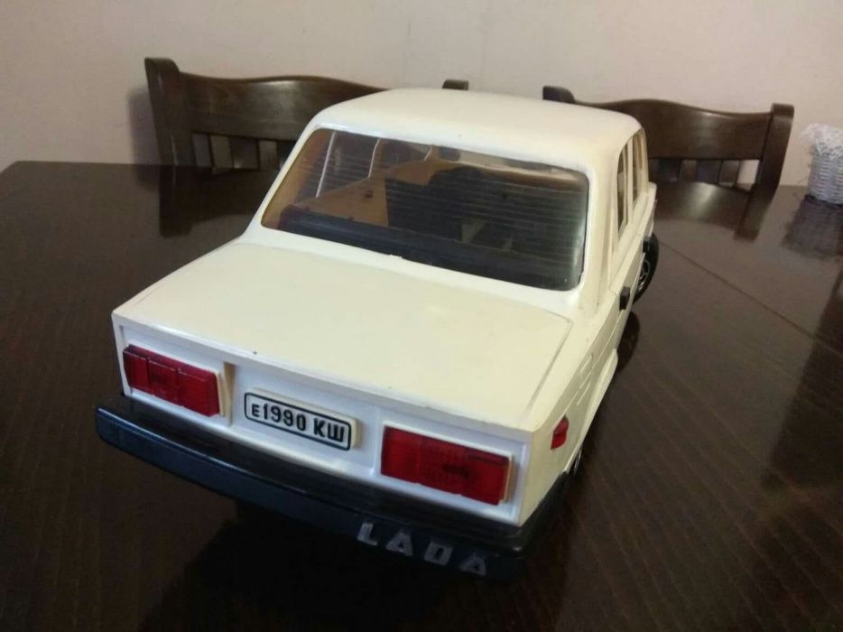 Лада 1:8 макет пластмасов