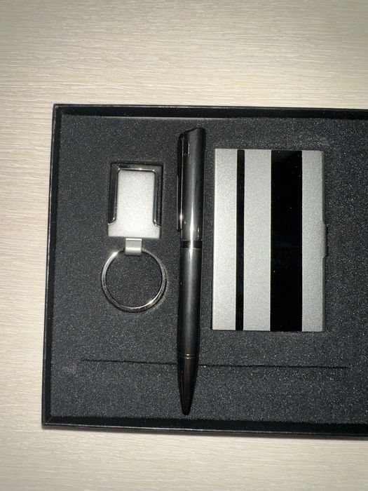 Подаръчен комплект от титан