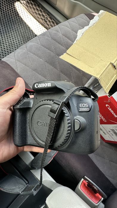 Canon EOS 2000D срочно