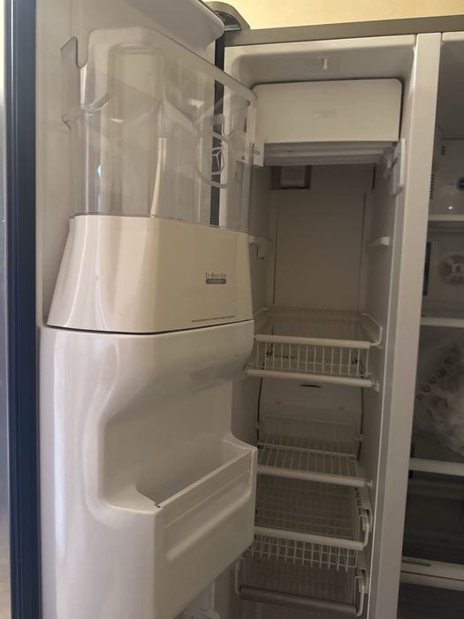 Холодильник двухкамерный