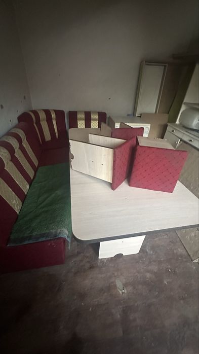 Продается кухонный стол