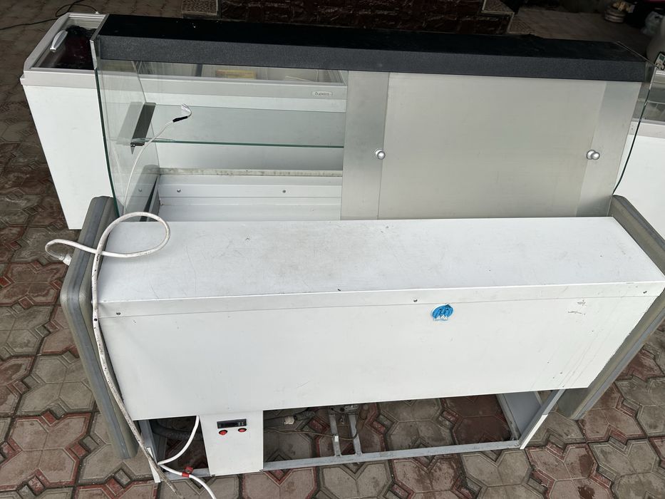 Продам витрины холодильник