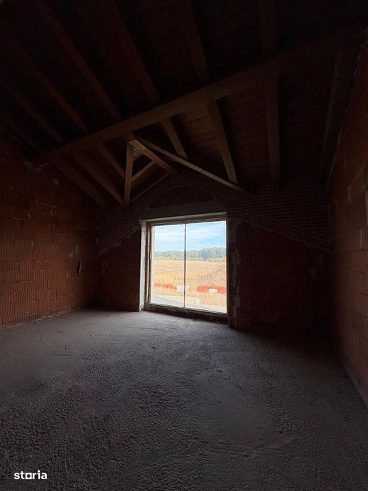 Casă de vânzare cu 6 camere și mansardă teren 2500mp Padure Cernica