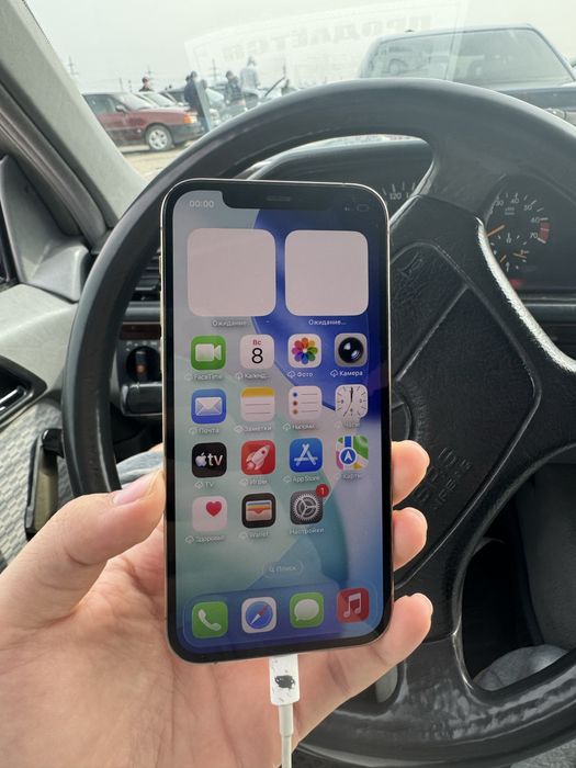 iPhone 12 Pro в хорошем состоянии