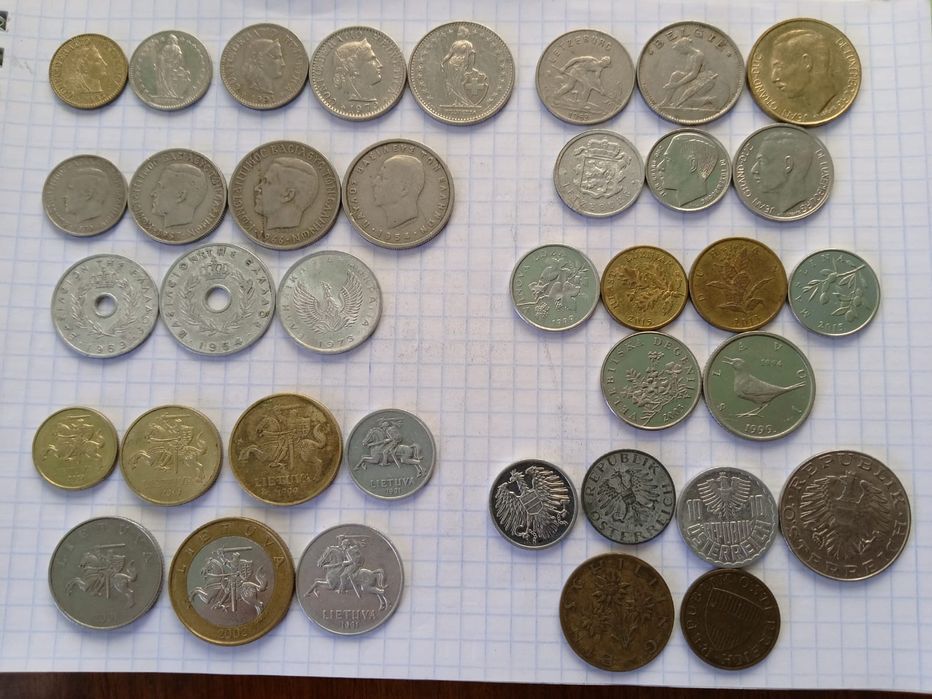 Монеты разных стран по наборам