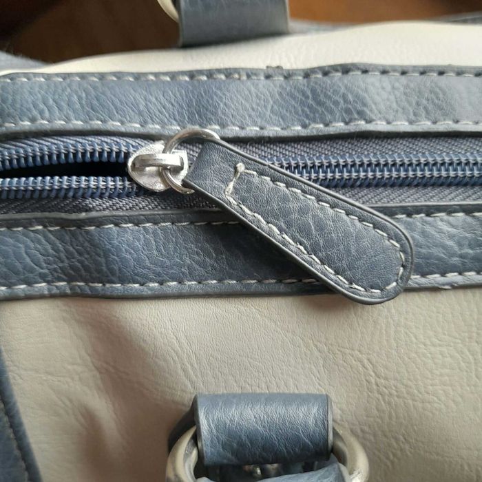 Чанта Deichmann   тип боулинг в беж и синьо