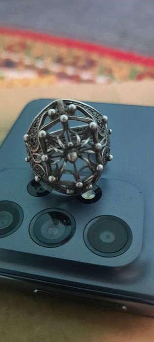 Mujskoy Kumush uzuk qo'l mehnati,sotuvda topilmaydi