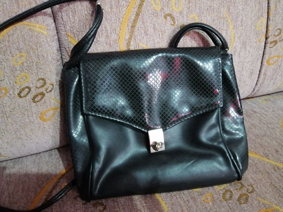 Дамски чанти, от естествени и еко кожа