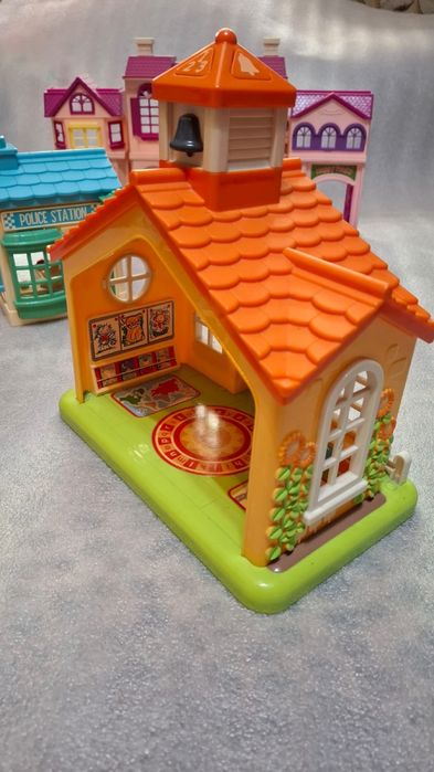 Домики и разные игрушечки