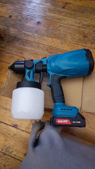 Батерия и пистолет