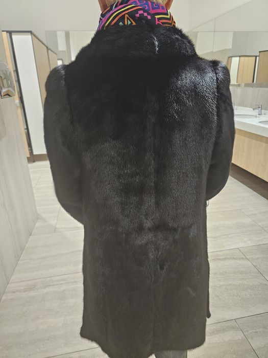 Продам норковую шубу