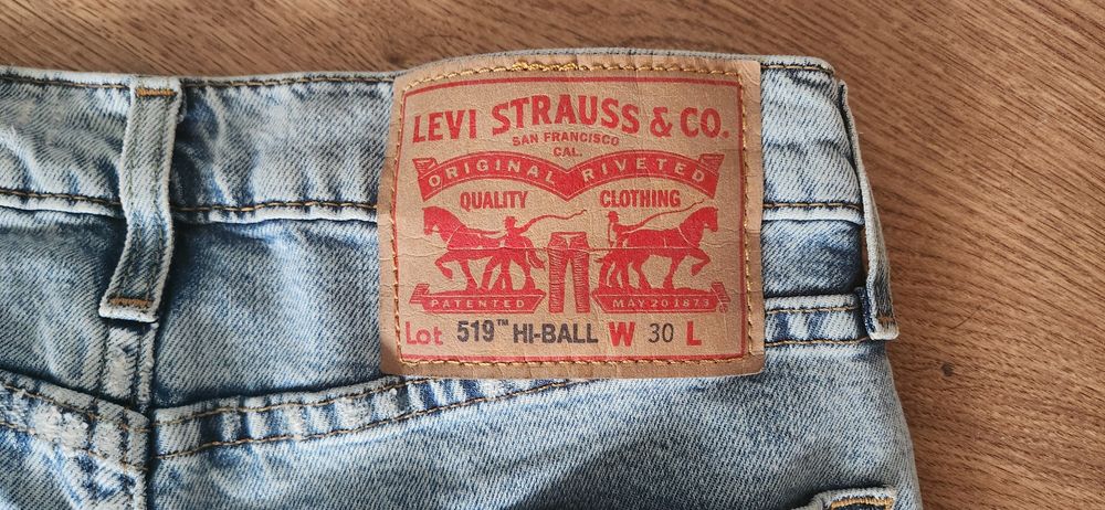 Мъжки дънки Levi's размер w30 слим модел