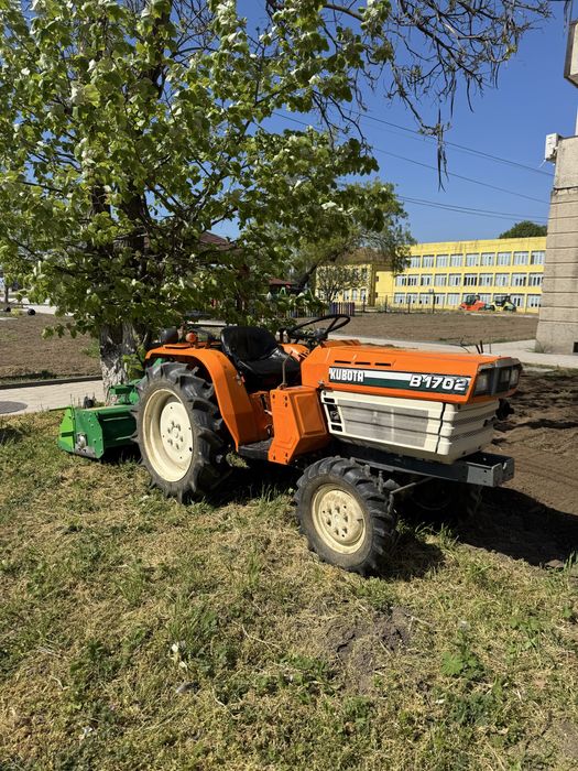 Услуги с малък трактор