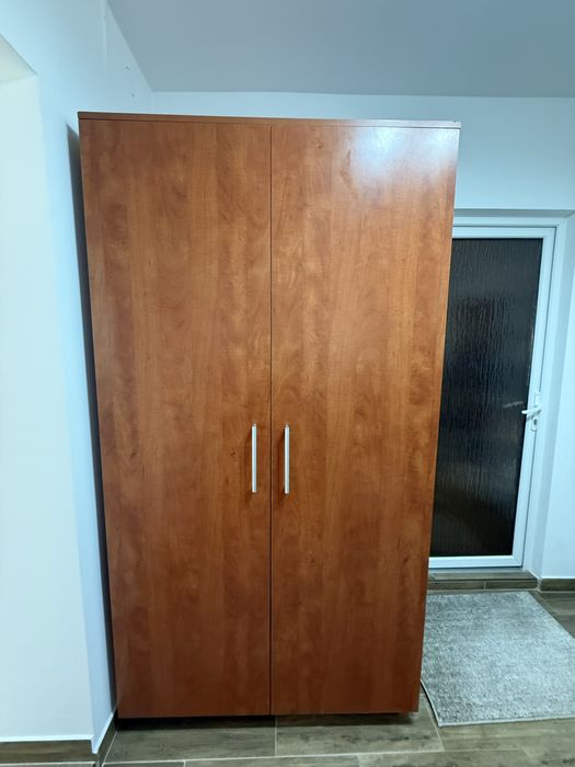 Vand Dulap 2 usi - Compratimentat - Stare excelenta