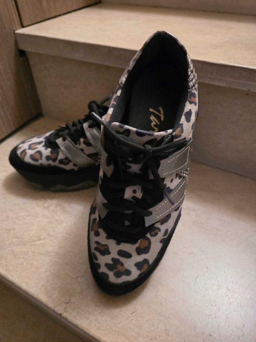 Дамски сникърси естествена кожа уникални