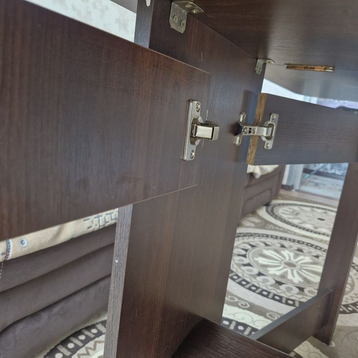 Столы тумба  в хорошем состояние.