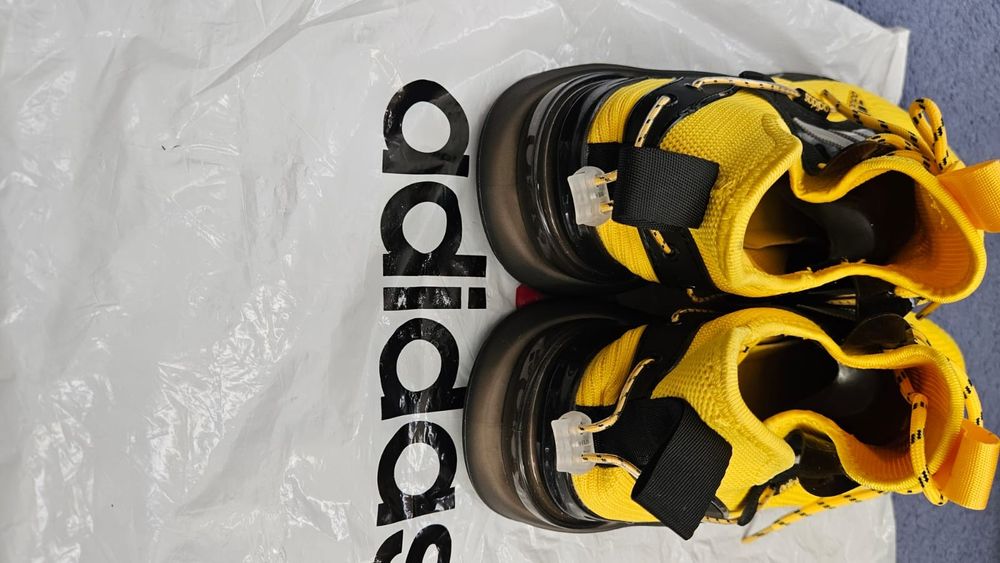 Продам Кроссовки Adidas