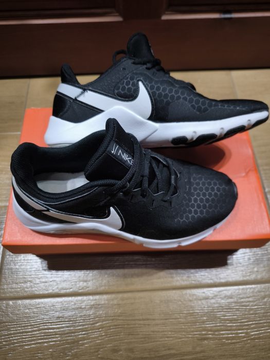 Маратонки Nike legend black