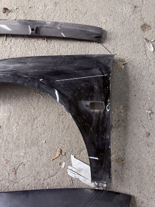 Продам крылья на zeekr 001