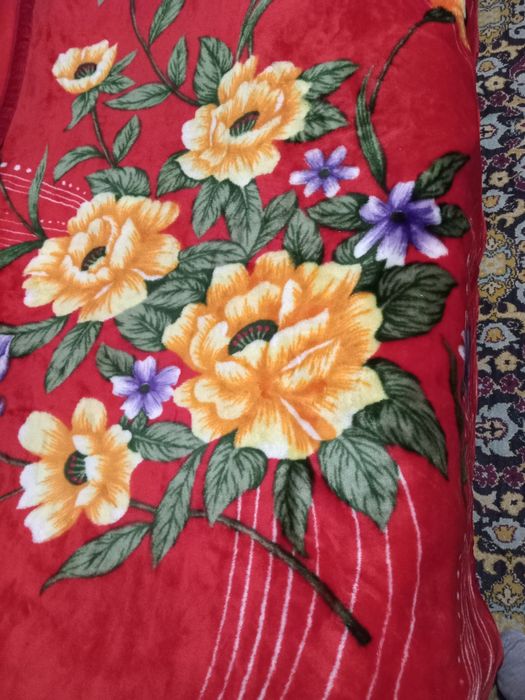 Продам тёплые пледы на двуспалку и полуторку